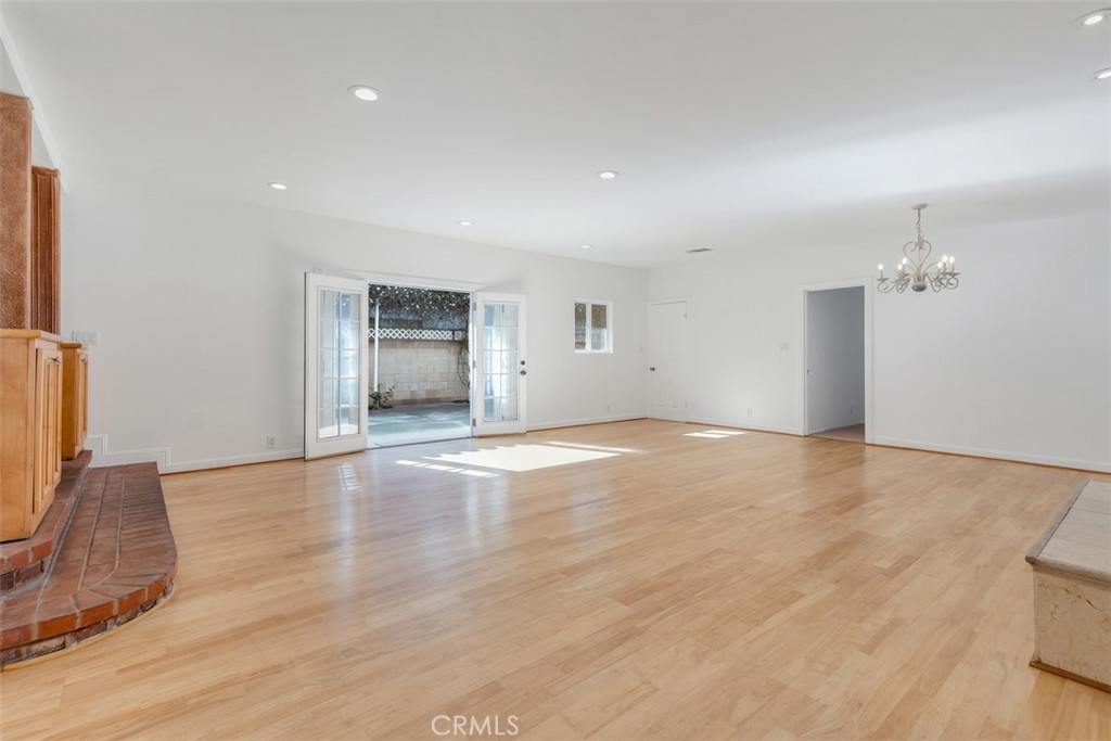 Circle (CA) - Residential