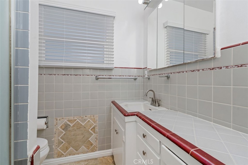 Circle (CA) - Residential