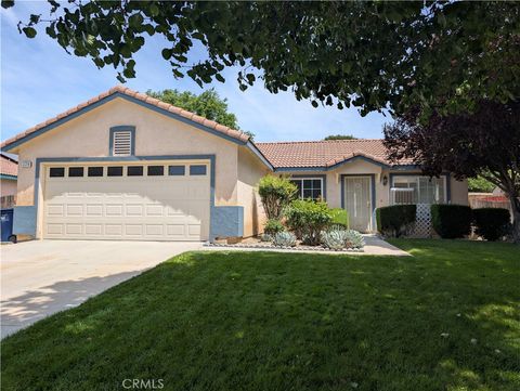 Photo of 3319 E Avenue K3, Lancaster, CA 93535 (MLS # SR26118001)
