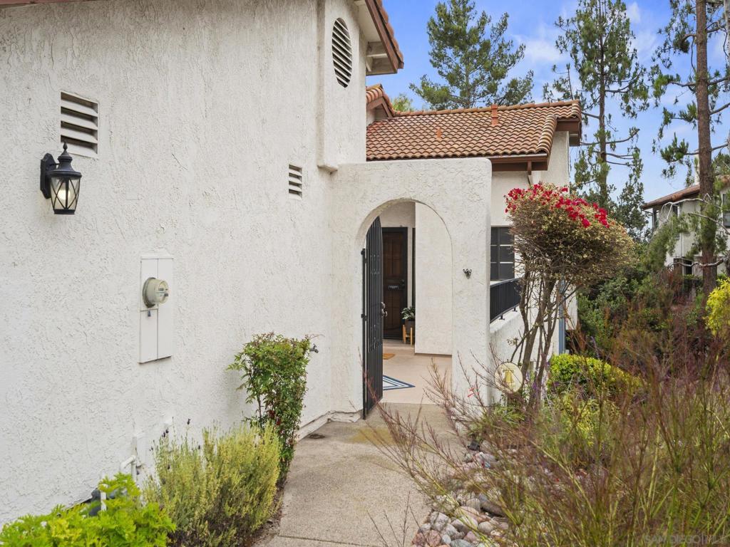 1536 Apache Dr. #F