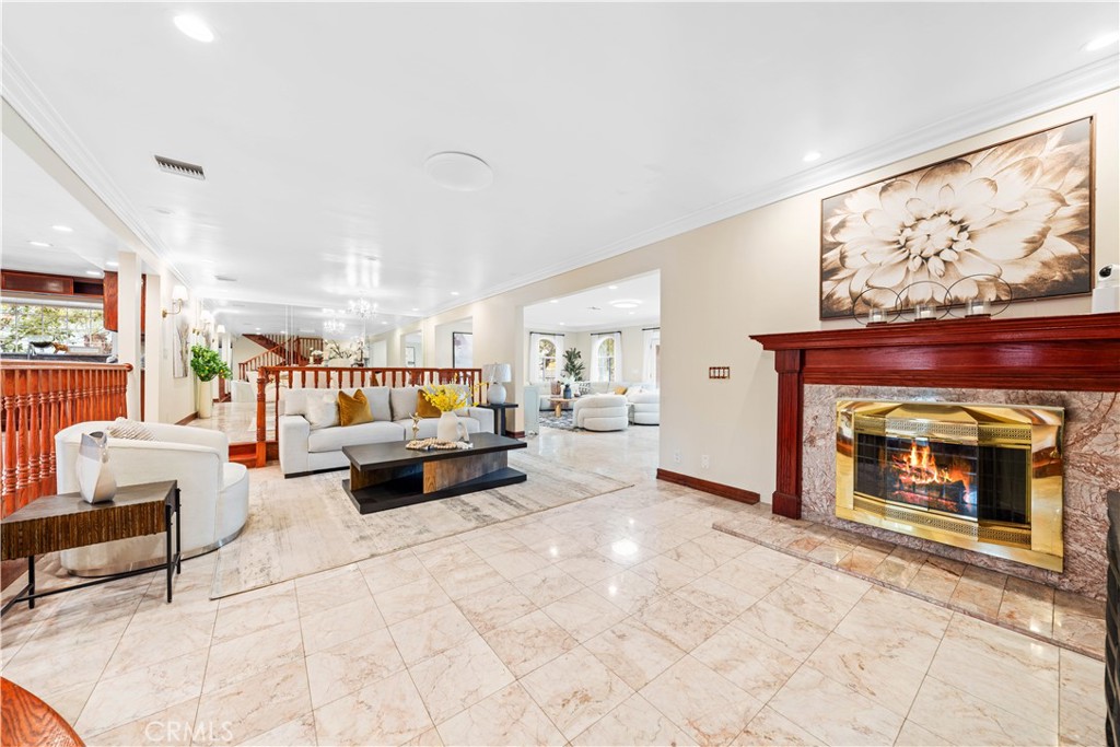 2177 W Silver Tree Road