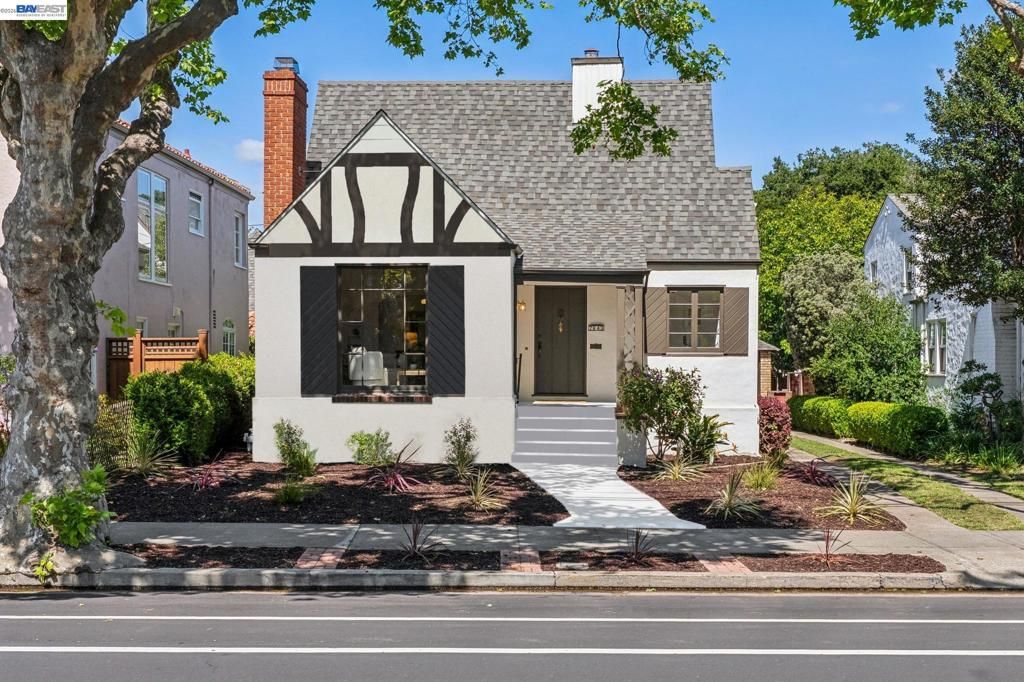 Photo of 2843 Central Ave Ave, Alameda, CA 94501 (MLS # 41131483)