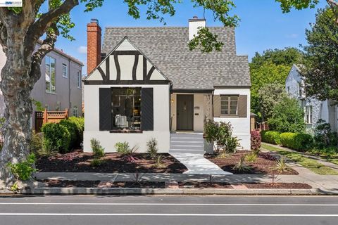 Photo of 2843 Central Ave Ave, Alameda, CA 94501 (MLS # 41131483)