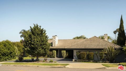 Photo of 4280 Mount Vernon Drive, View Park, CA 90008 (MLS # 26833135)