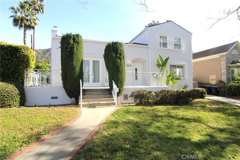 Photo of 2035 Rangeview Dr, Glendale, CA 91201 (MLS # GD26056856)