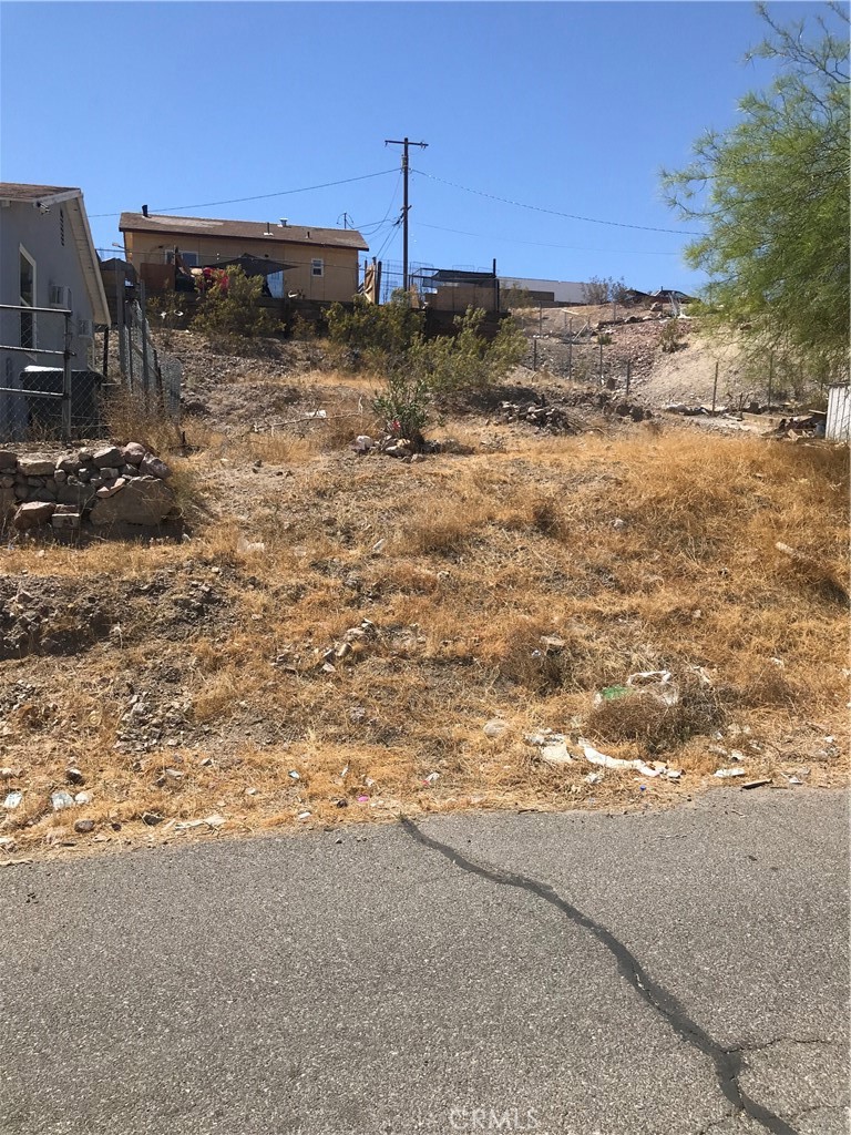 Close to Main St/ Route 66 in Barstow, CA 92311. Go by and take a look at this 0.13 acre/ 5,520 sq ft property near the mother route. Convenient location and close to many places to explore. Within close proximity of I-15, Highway 58 and I-40. New distribution port, located just down the street, is set to open in 2030. Now is the time to invest in Barstow before you miss out.