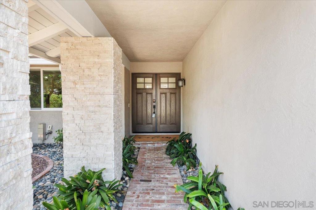 17287 Campillo Dr