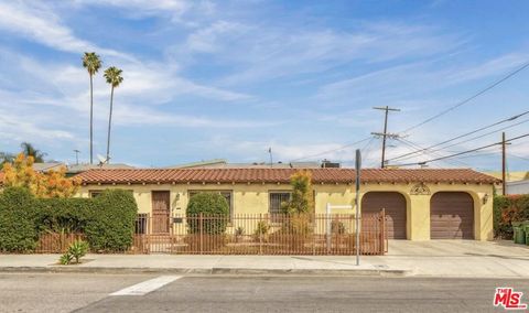 Photo of 121 N Avenue 59 Ave, Los Angeles, CA 90042 (MLS # 26666549)