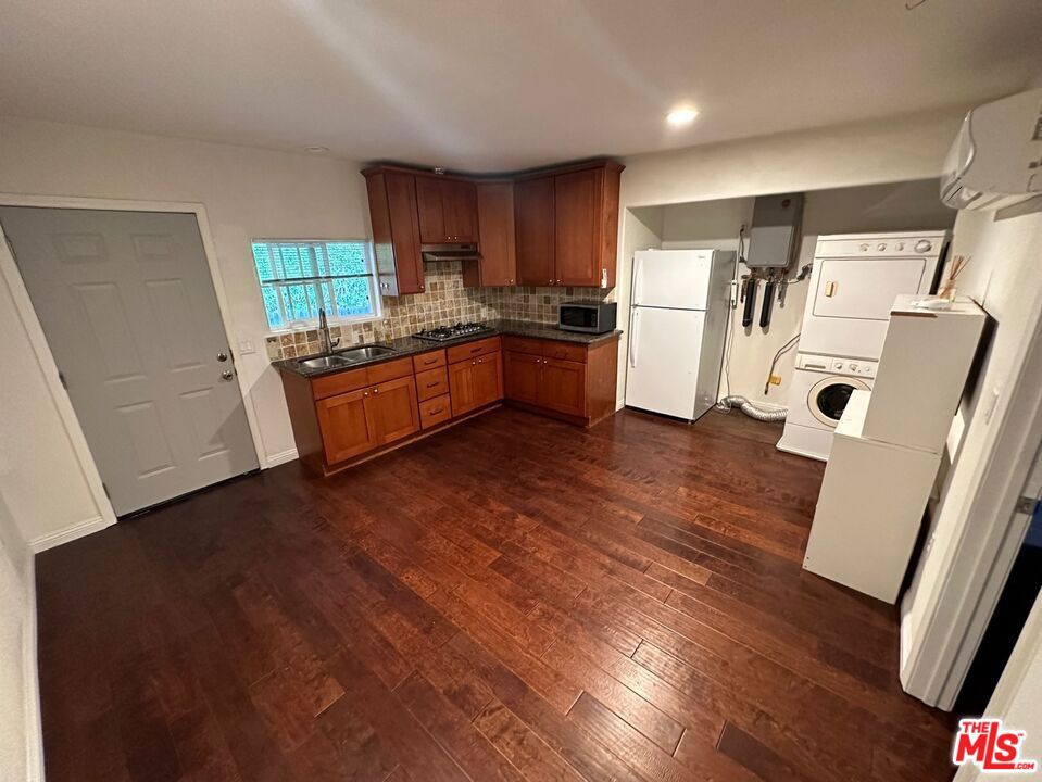 4848 Oakwood Avenue #1/2