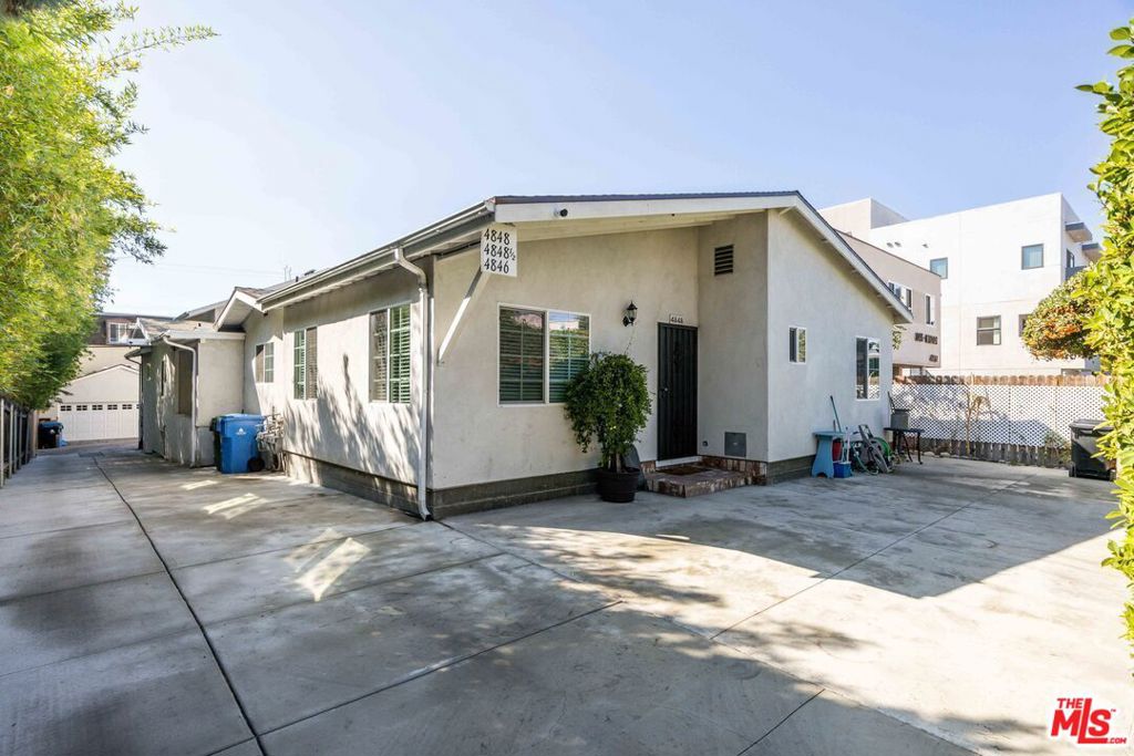 4848 Oakwood Avenue #1/2