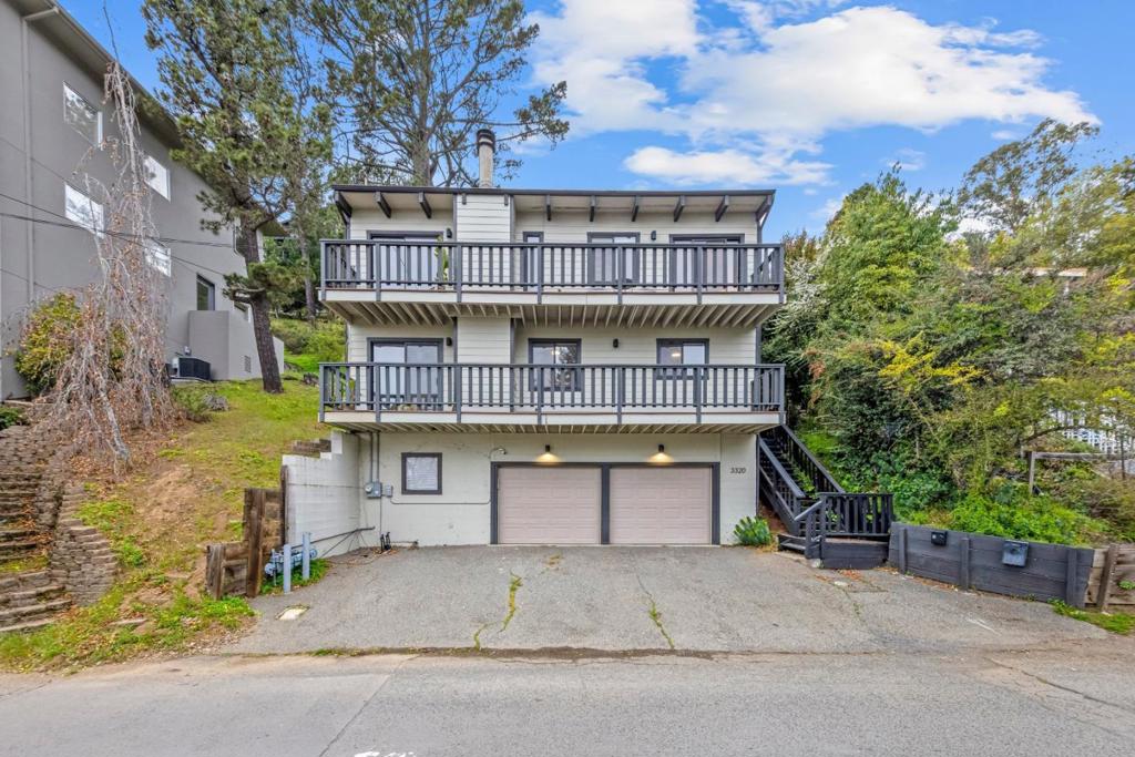 3320 Robinson Drive