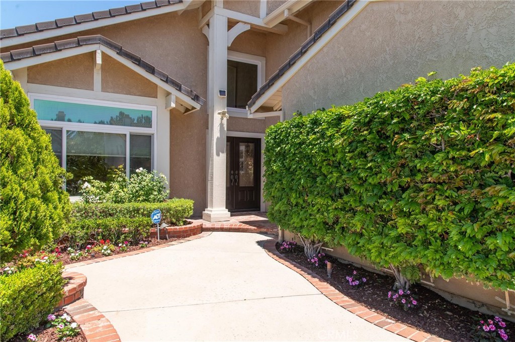 20525 Via Campanas