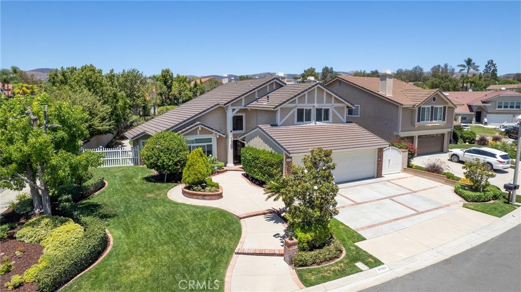 20525 Via Campanas
