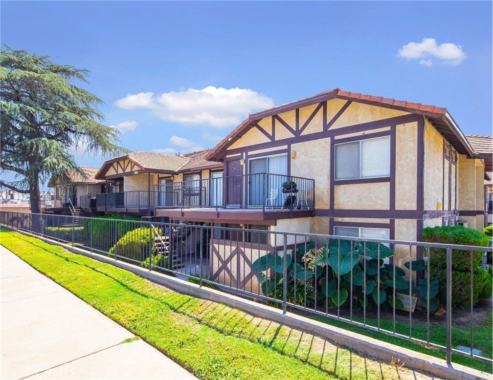1683 Pumalo Street