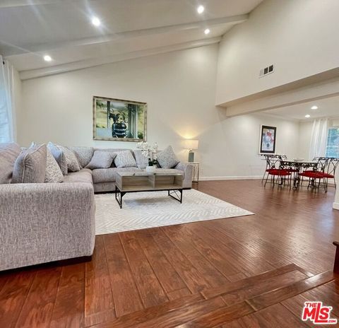 Photo of 11158 Newcastle Avenue, Granada Hills, CA 91344 (MLS # 26712493)