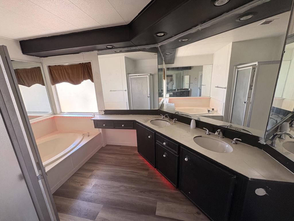 Silver Spur Community - Manufactured In Park