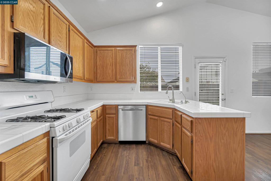 HOMECOMINGS - Residential