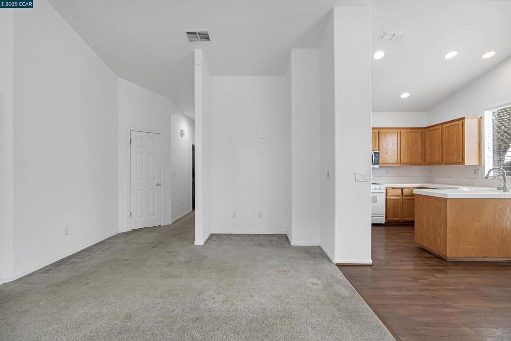 HOMECOMINGS - Residential