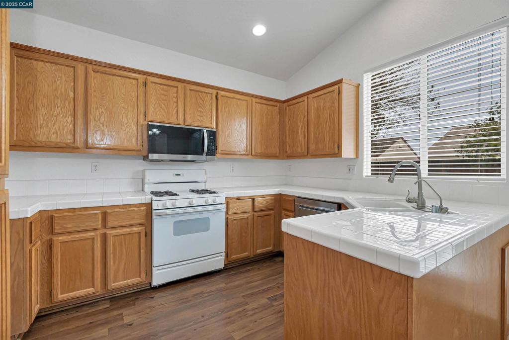 HOMECOMINGS - Residential