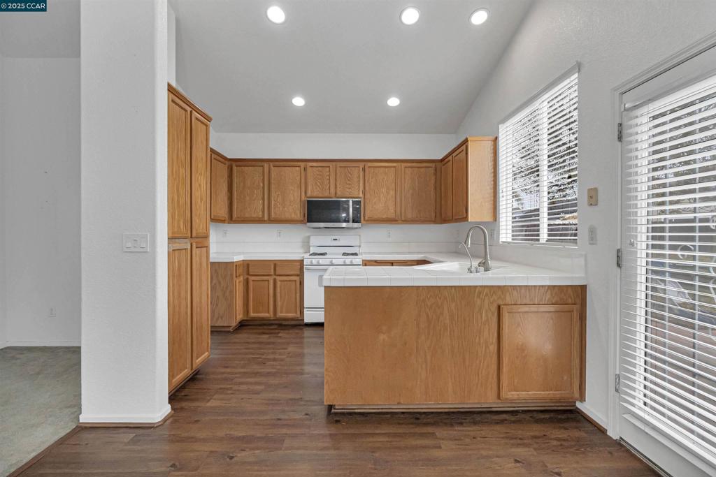 HOMECOMINGS - Residential