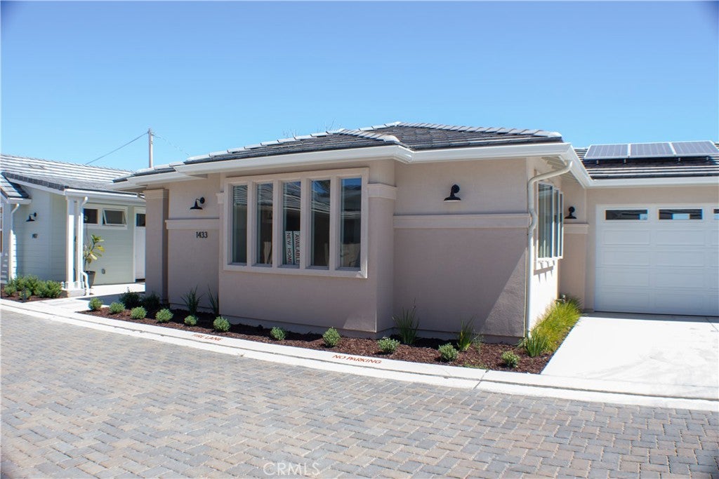 1433 Ronald Way