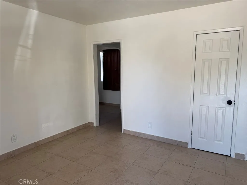 Los Angeles, California 90003, United States, 1 Bedroom Bedrooms, ,1 BathroomBathrooms,Residential,Active,231467