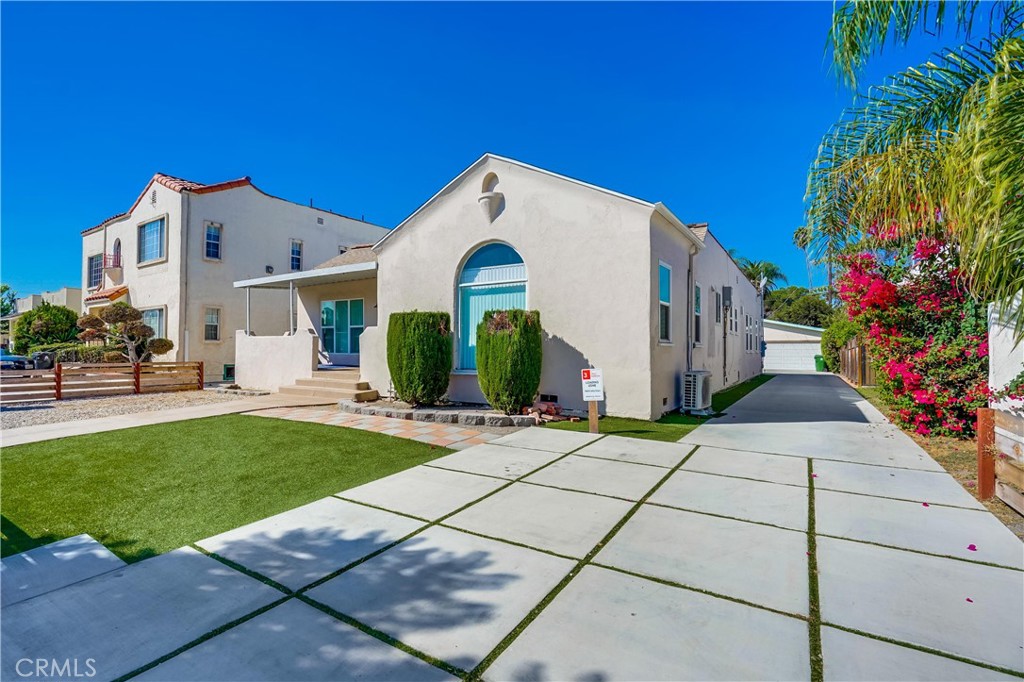 3015 Edgehill Drive