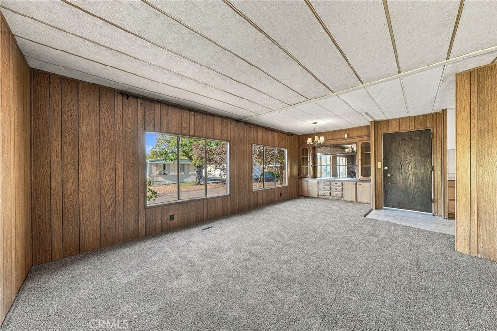 5890 E Highway 20 39