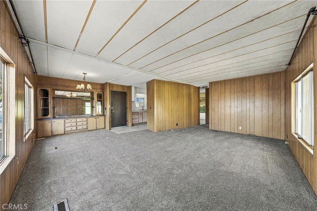 5890 E Highway 20 39