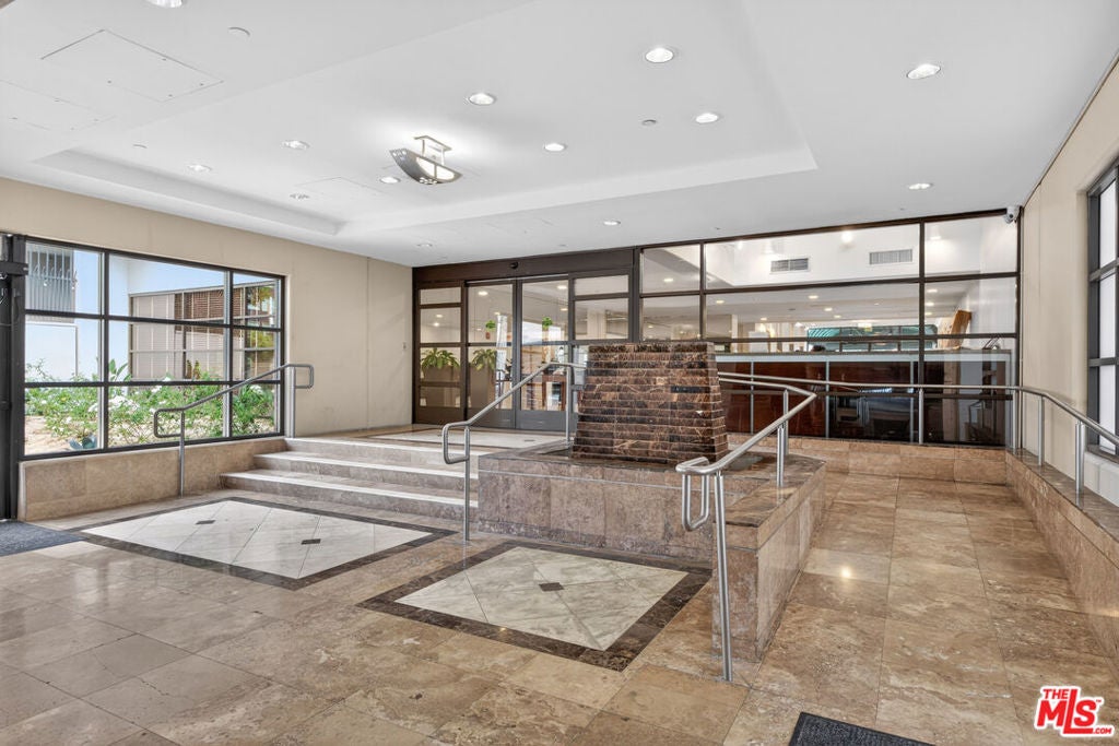600 W 9th Street 1512