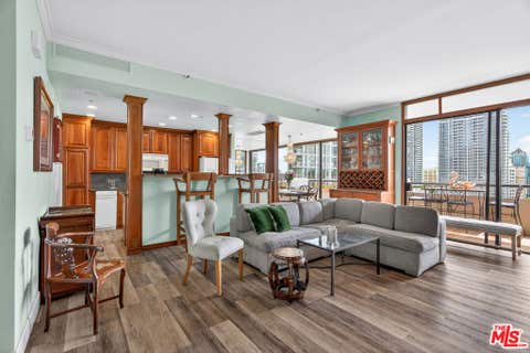 Photo of 600 W 9th Street #1512, Los Angeles, CA 90015 (MLS # 26830081)