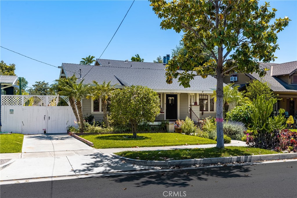 528 E Palmyra Avenue