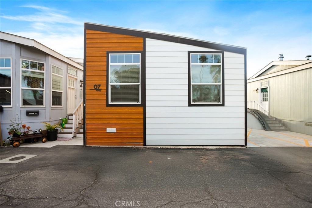 8250 Lankershim BLVD 29