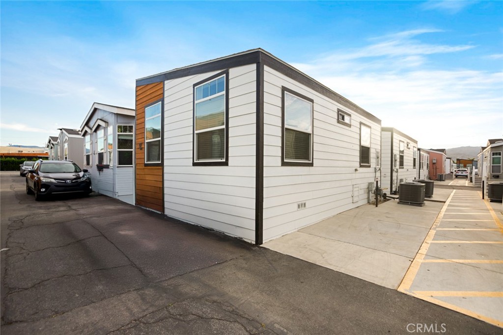 8250 Lankershim BLVD 29