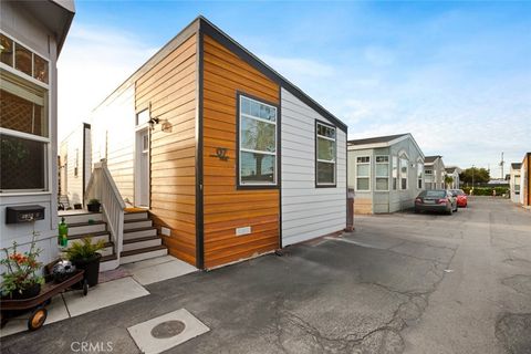8250 Lankershim BLVD 29 North Hollywood CA 91605