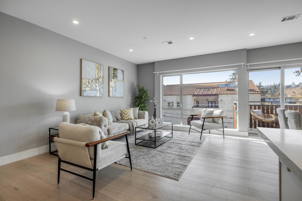 520 520 El Camino Real 309