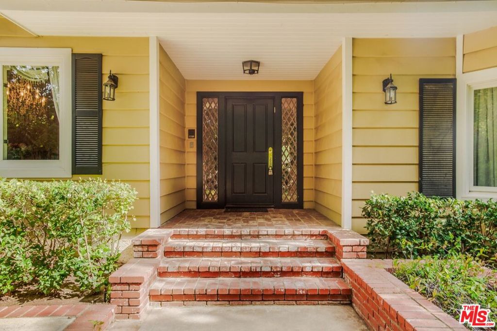 5365 Long Shadow Court