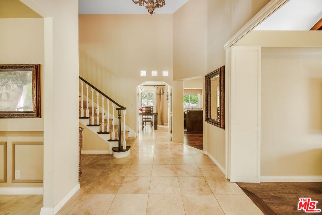 5365 Long Shadow Court