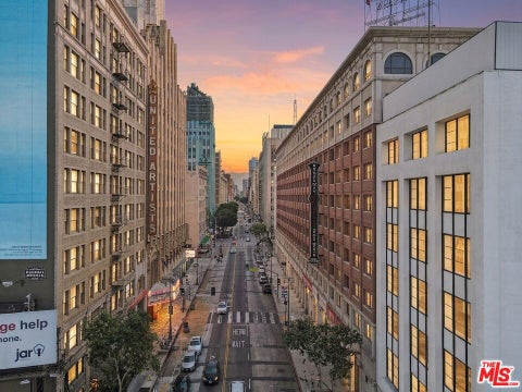 Photo of 939 S Broadway #1006, Los Angeles, CA 90015 (MLS # 26104164)