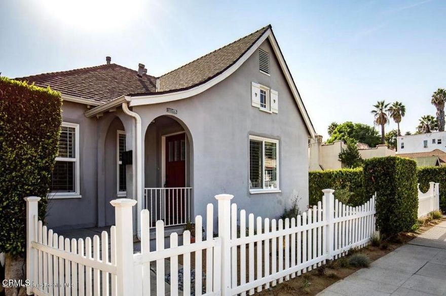 This charming light filled cottage in Silver Lake has 1 bedroom, 1 bath, office, laundry room, and galley kitchen with Viking appliances. Features include, private fenced back yard for entertaining, Nest controlled thermostat, one car garage with EV charging capability, and ample attic storage space. Walking distance to Sunset Junction, restaurants, coffee, local shops and nightlife.