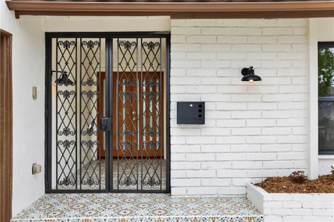 MLS: OC26132790