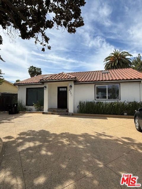 Photo of 4351 Allott Avenue, Sherman Oaks, CA 91423 (MLS # 26664623)