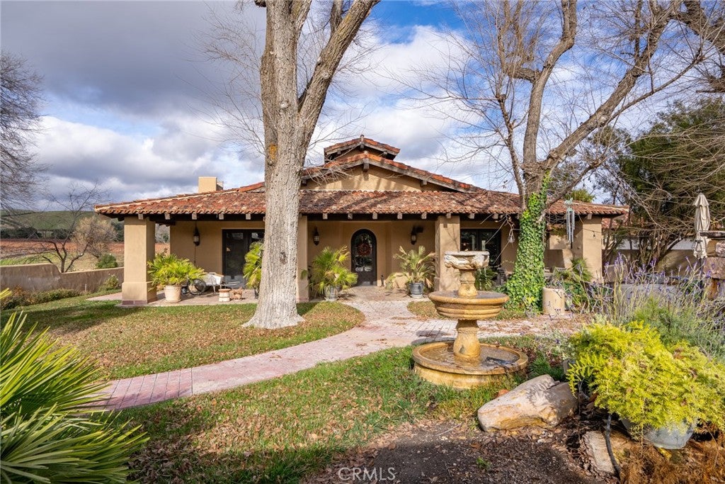 2135 Live Oak Rd