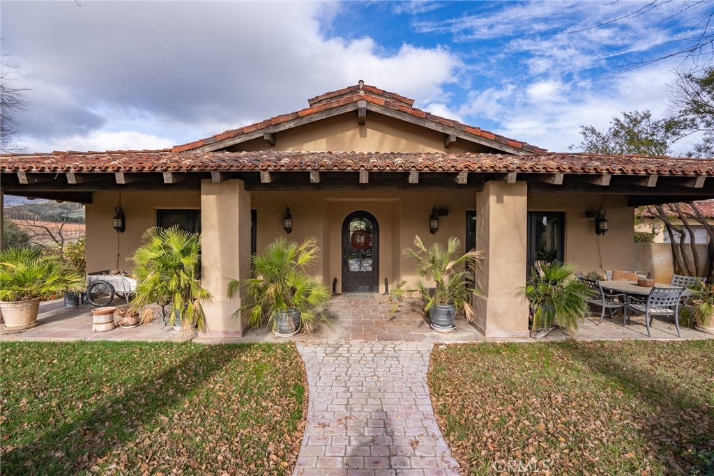 2135 Live Oak Rd