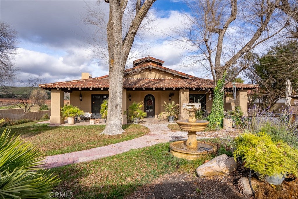 2135 Live Oak Rd