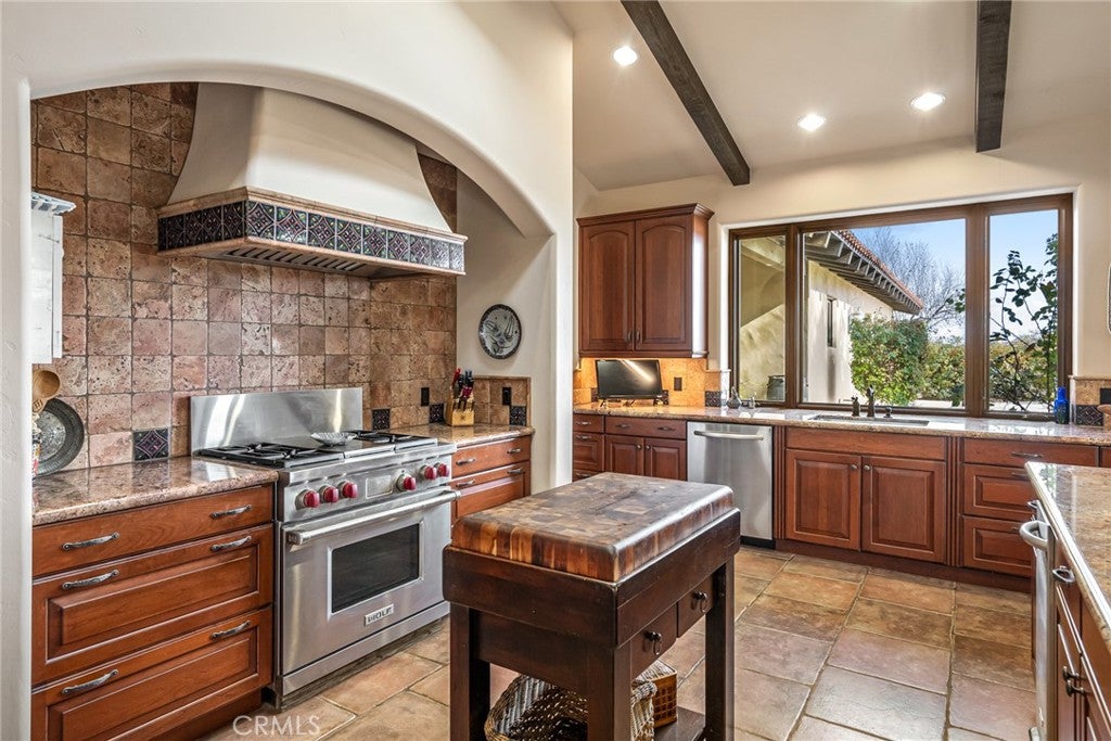 2135 Live Oak Rd, Paso Robles, CA, 93446, USA, 5 Bedrooms Bedrooms, ,6 BathroomsBathrooms,Residential,Active,2135 Live Oak Rd,NS23231100