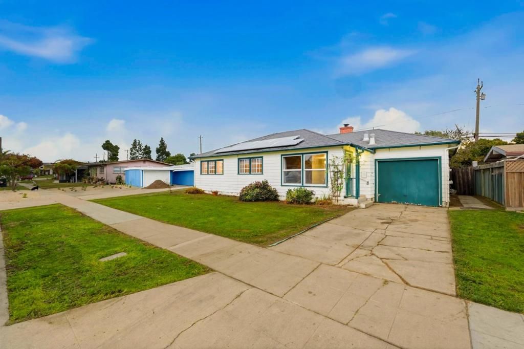 Photo of 1170 Tyler Street, Salinas, CA 93906 (MLS # ML82029742)