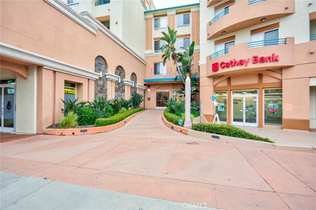 Luxurious Modern Condo in Alhambra
Welcome to Your Modern Home in Alhambra!
Come enjoy comfort and convenience in this clean and stylish 2-bedroom, 2-bath condo, located in the heart of Alhambra. It’s on the third floor of a safe, well-kept building with lots of natural light.
Highlights:
*2 Bedrooms, 2 Bathrooms – One bathroom is nicely upgraded
*Open Living Area – Bright and airy space for relaxing or entertaining
*Modern Kitchen – Granite countertops and stainless steel appliances
*Spacious Primary Bedroom – Includes a private bathroom
*Second Bedroom – Perfect for guests, family, or a home office
Building Amenities:
*Elevator
*Clubhouse
*Secure entry
Great Location:
Walk to downtown Alhambra shops, restaurants, cafes, and movie theaters
Close to Alhambra Park, Costco, Target, and Sprouts
Quick access to the 10 Freeway—easy commute to Downtown LA or Pasadena
Near schools, medical offices, and public transit
Good to Know:
*2 assigned parking spots
*Tenant pays utilities (water and trash are included)
*$200 move-in/move-out fee (paid to HOA)
*Shared laundry room on each floor
*No pets allowed