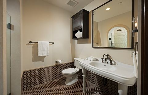 Tiny photo for 1 Clear Water, Newport Coast, CA 92657 (MLS # NP26008999)