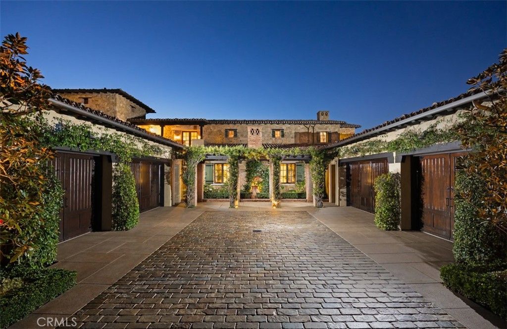 Photo of 1 Clear Water, Newport Coast, CA 92657 (MLS # NP26008999)